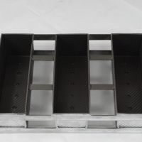 Manufacturer of bread and toast pans, four-compartment bread mold box, aluminum alloy baking pan